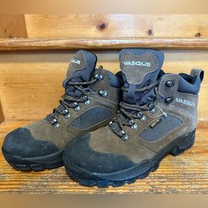 Women’s Vasque Gortex hiking boots 8.5